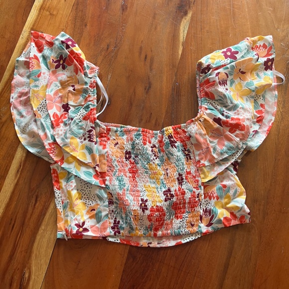 Button Ruffle Top BCBGeneration - Picture 2 of 3